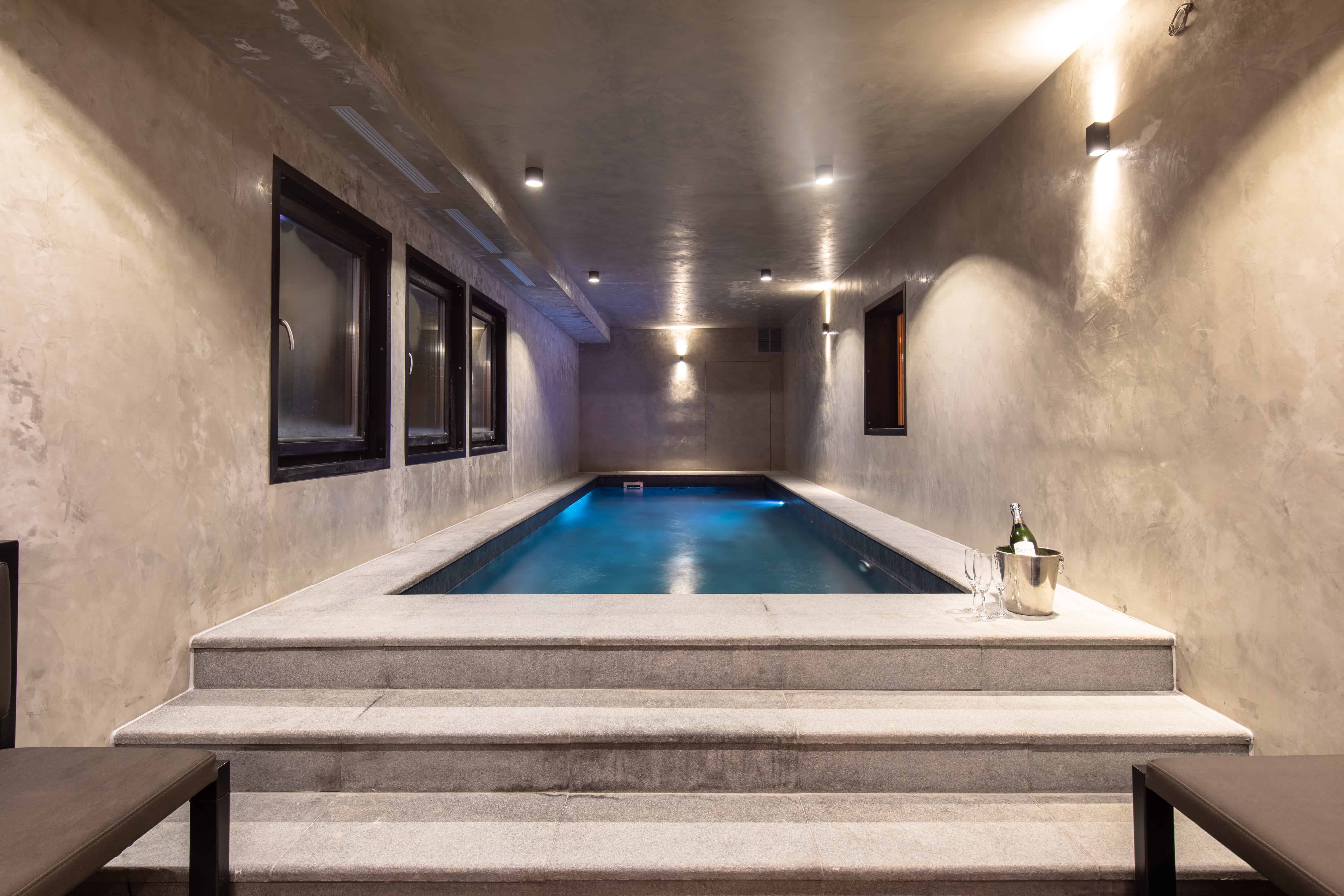 Chalet Monts avec sublime piscine intérieur à Tignes